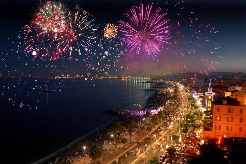 Grand Studio Tres Agreable Avec Bar, Cuisine Et Terrasse كانيو سور مير المظهر الخارجي الصورة