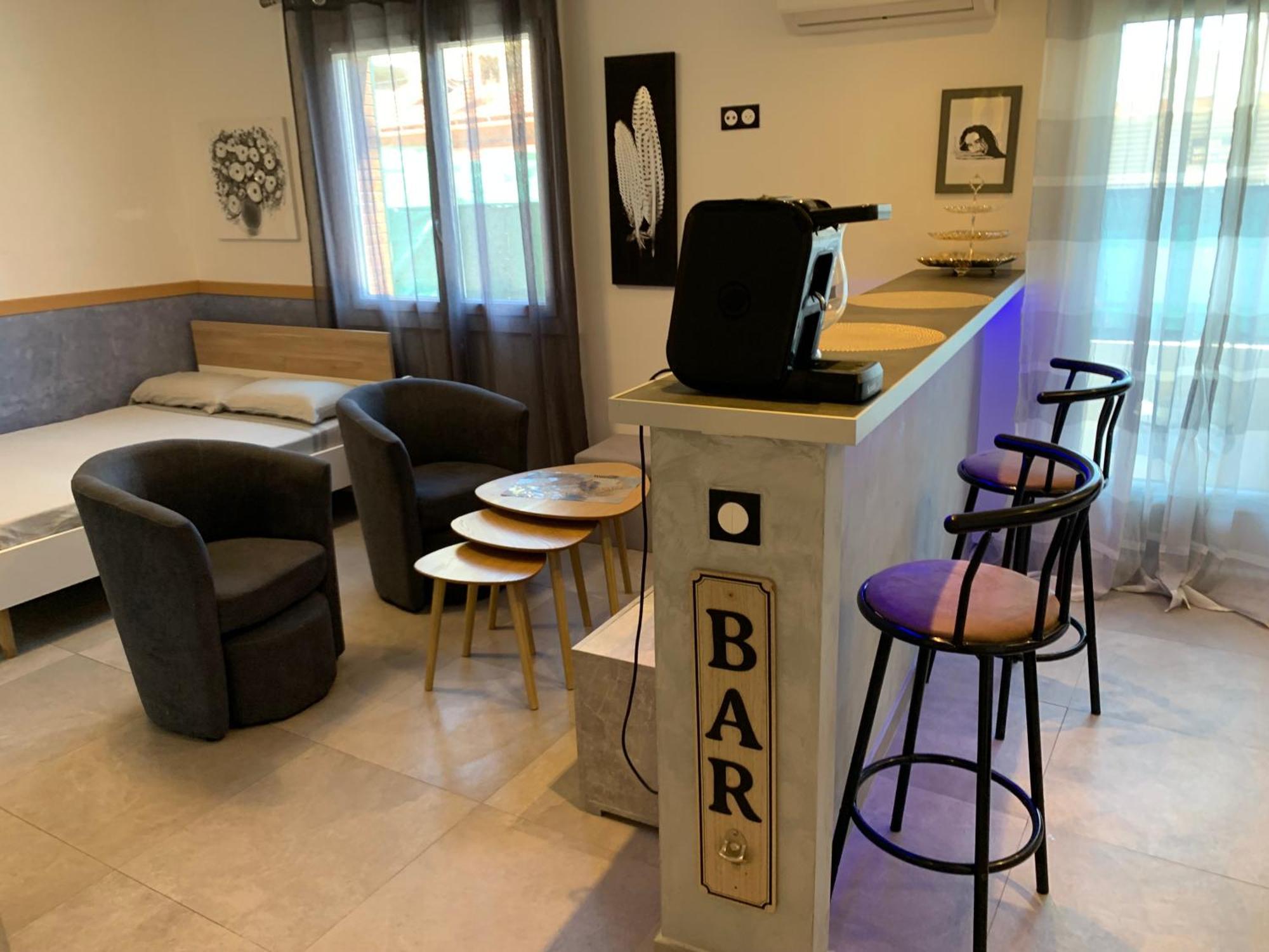Grand Studio Tres Agreable Avec Bar, Cuisine Et Terrasse كانيو سور مير المظهر الخارجي الصورة